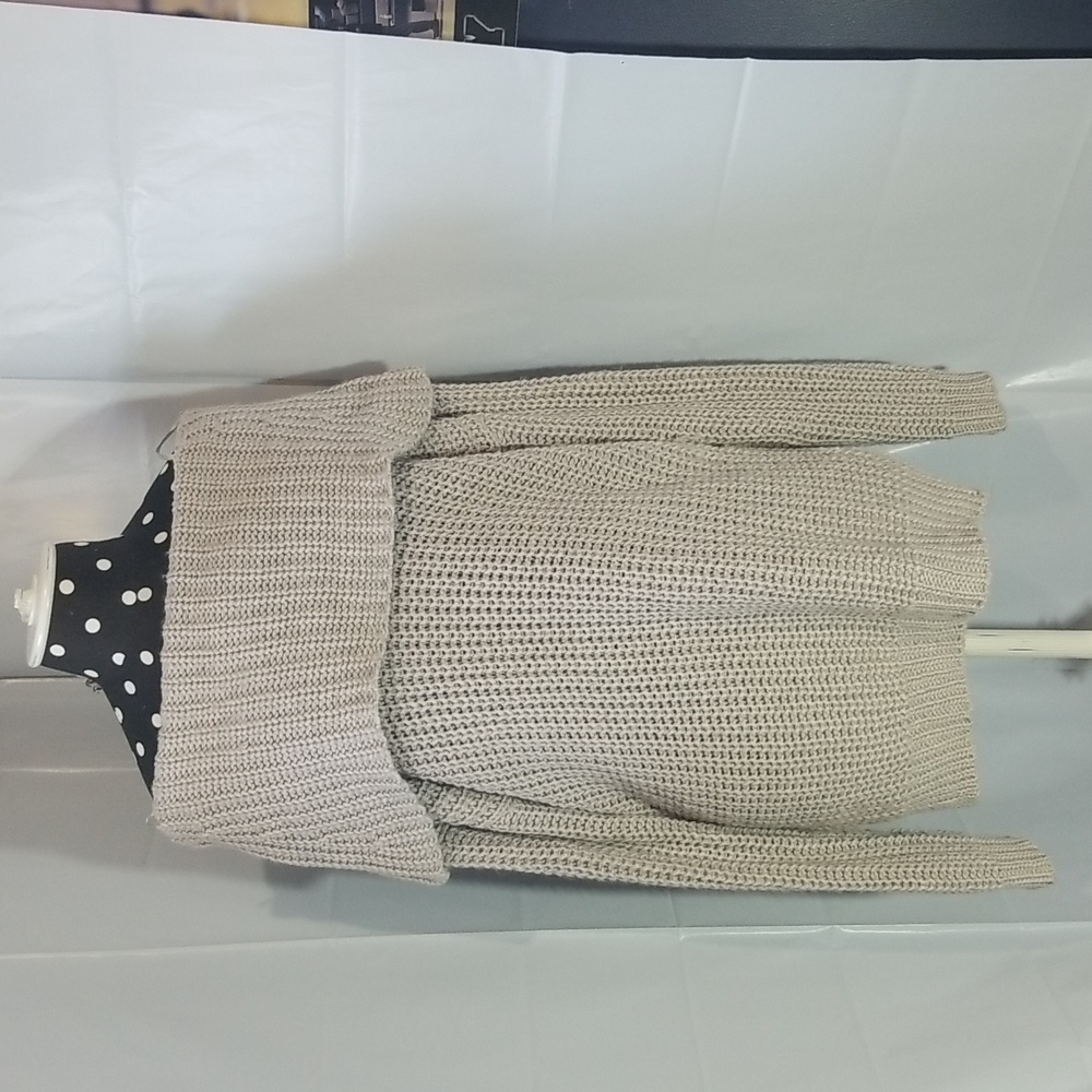 B Original ladies sweater gray small. Shoe Fly